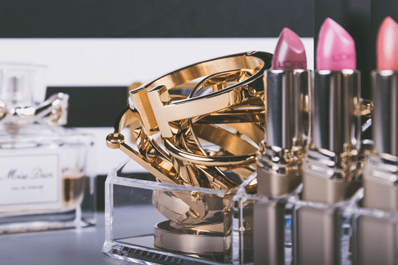 4 IDEAS TO GET THAT EFFORTLESSLY SLAYED SUMMER DAY LOOK